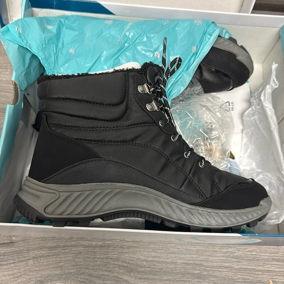BareTraps Maine Waterproof Hiker Boot - Picture 5 of 6